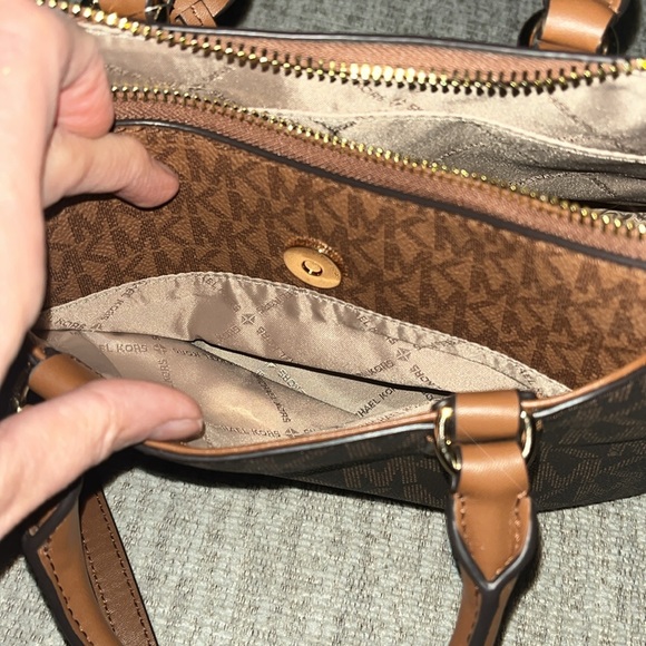 Michael Kors Austen Brown/MK Handbag- Shoulder Strap and Handles NEW - Picture 7 of 8